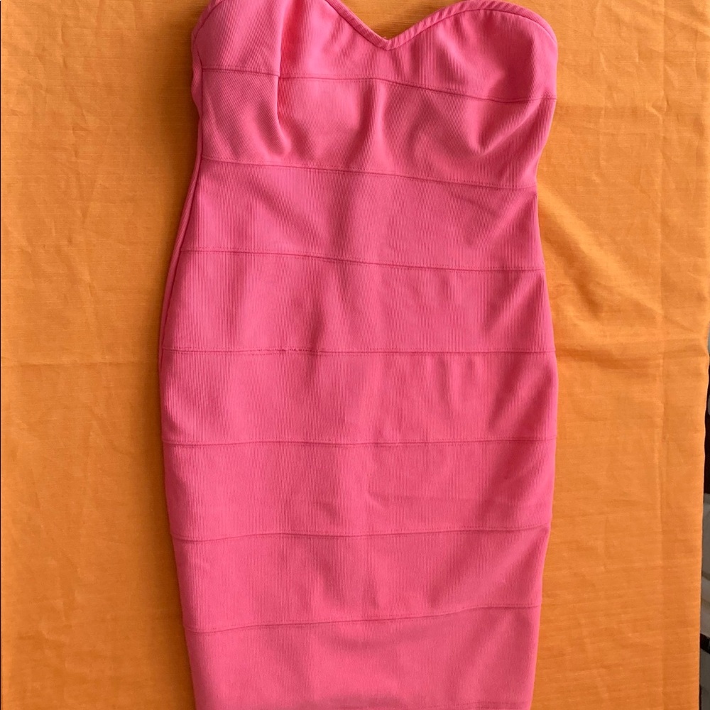 Coral stretch midi dress size M